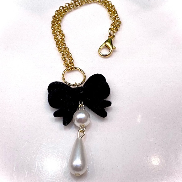 Velvet Bow & Drop Pearl Stanley Cup Charm - Picture 4 of 7